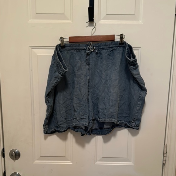 Universal Thread Pants - Universal Thread Blue Jean Colored Shorts Relaxed Fit